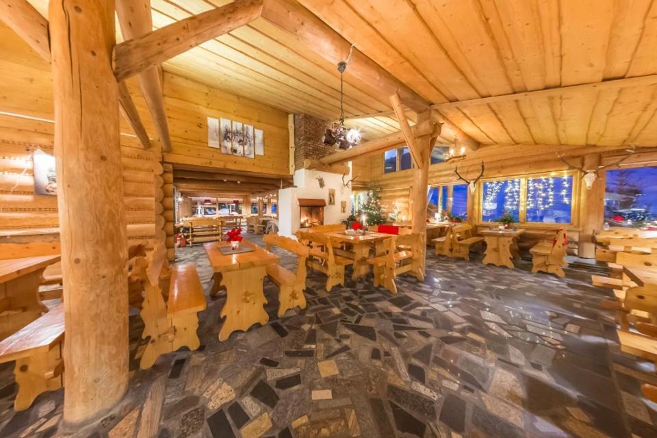 Pensjonat Laworta Ski Ustrzyki Dolne Luaran gambar